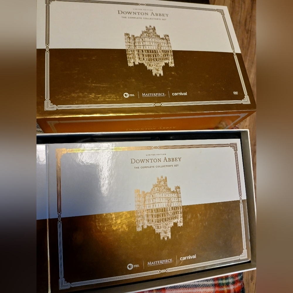 Downton Abbey Complete Collector's Box Set Limited Edition W/Gifts Inside! - Picture 9 of 9